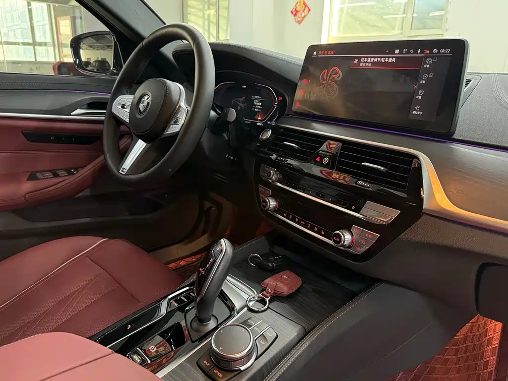 BMW 5 Series 2023 — фото 10