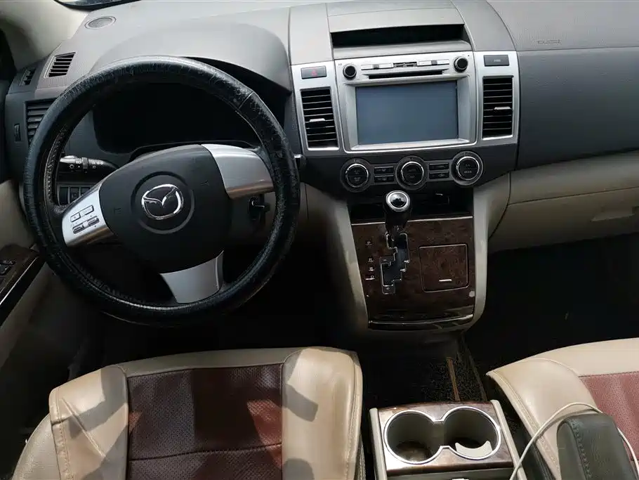 Mazda 8 2014 — фото 12