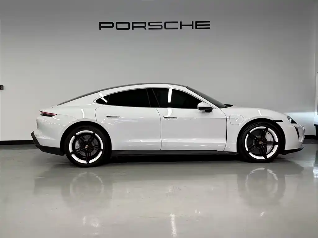 Porsche Taycan 2021 — фото 5