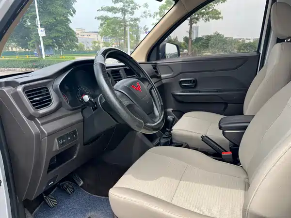 Wuling Hongguang V 2022