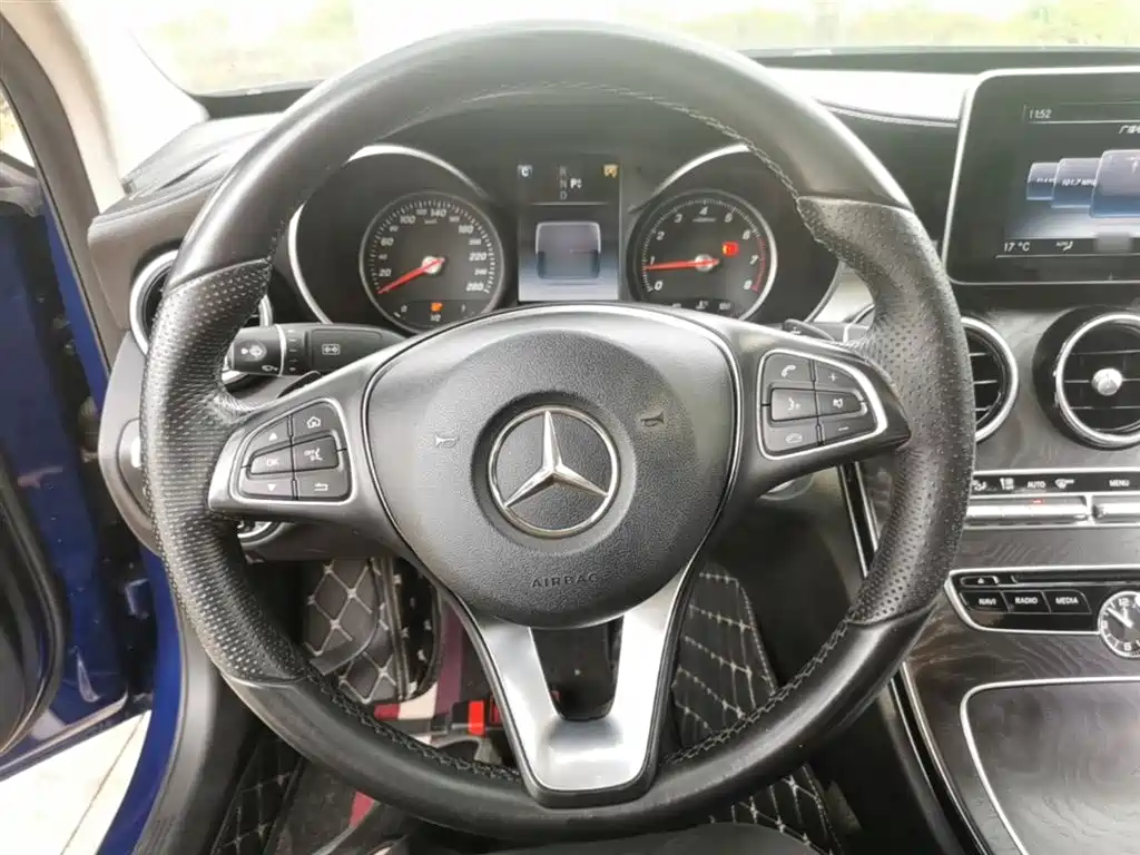 Mercedes-Benz C-Class 2017 — фото 11