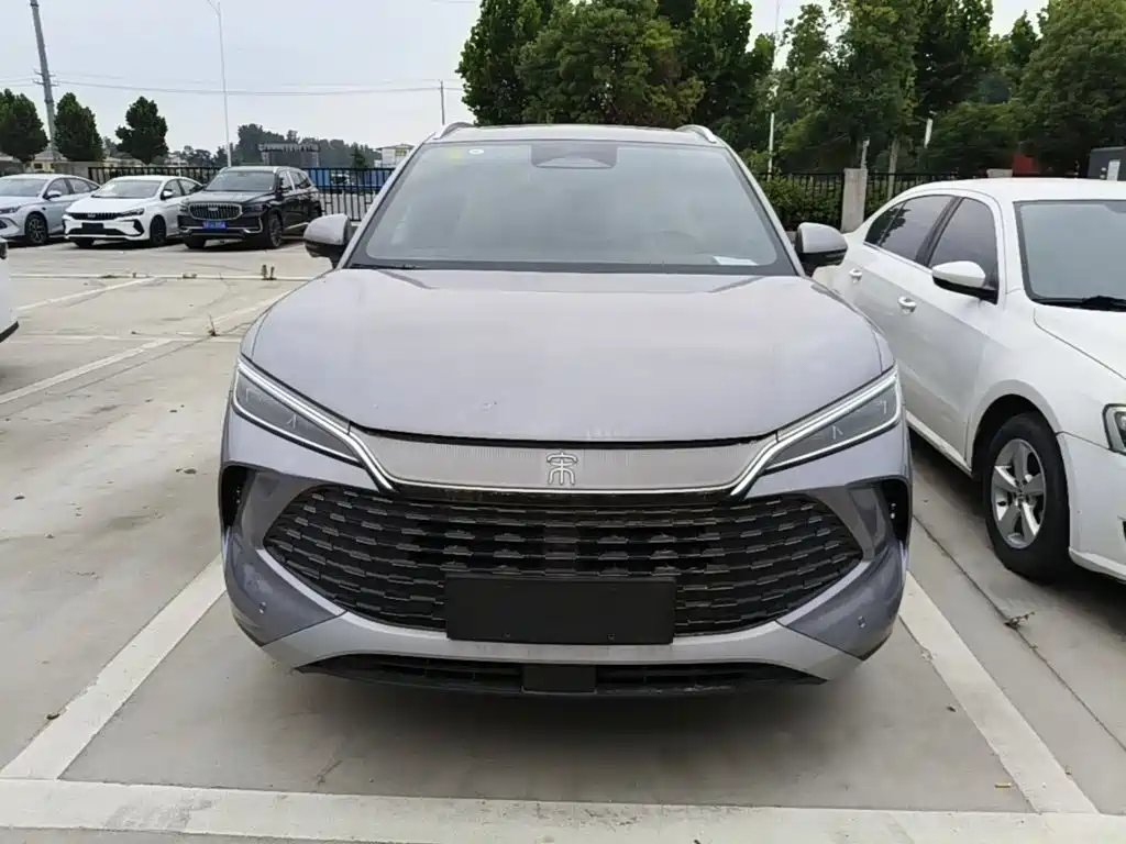 BYD L DM-i 2026 — фото 3