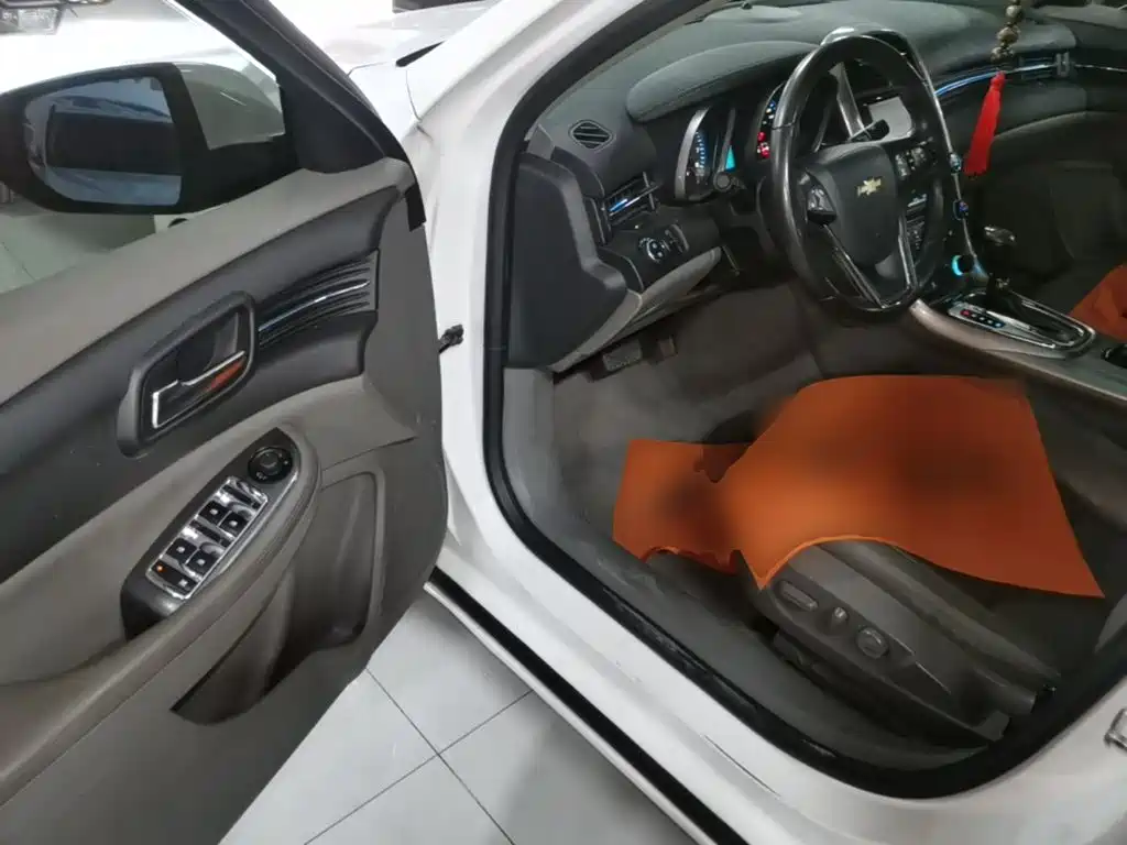Chevrolet Malibu 2015 — фото 16