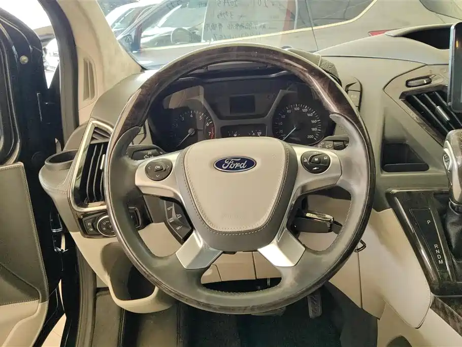 Ford Tourneo 2023 — фото 15