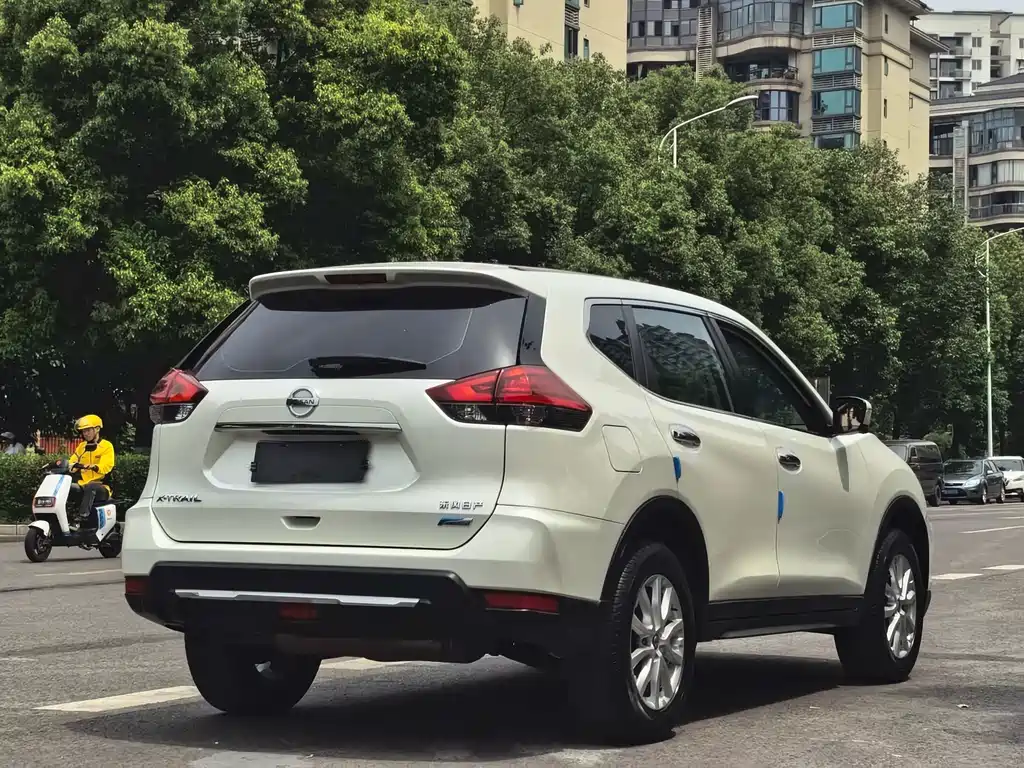 Nissan X-Trail 2017 — фото 17