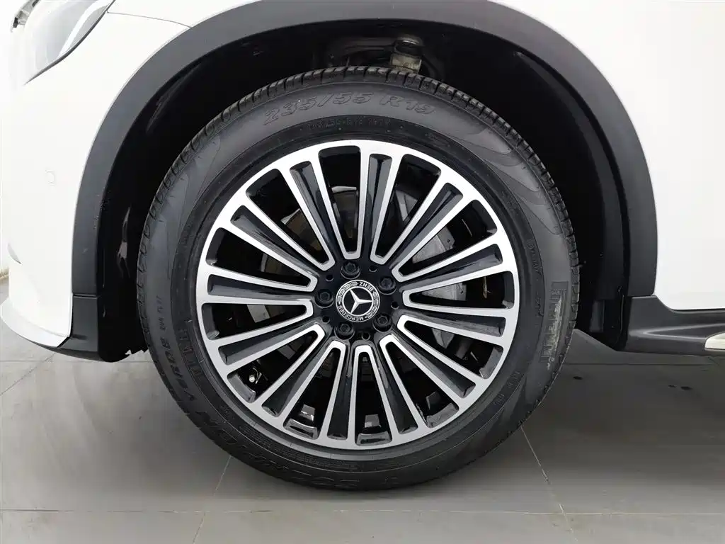 Mercedes-Benz GLC 2018 — фото 17
