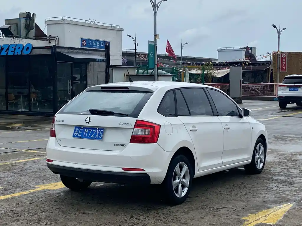 Skoda Rapid Spaceback 2014