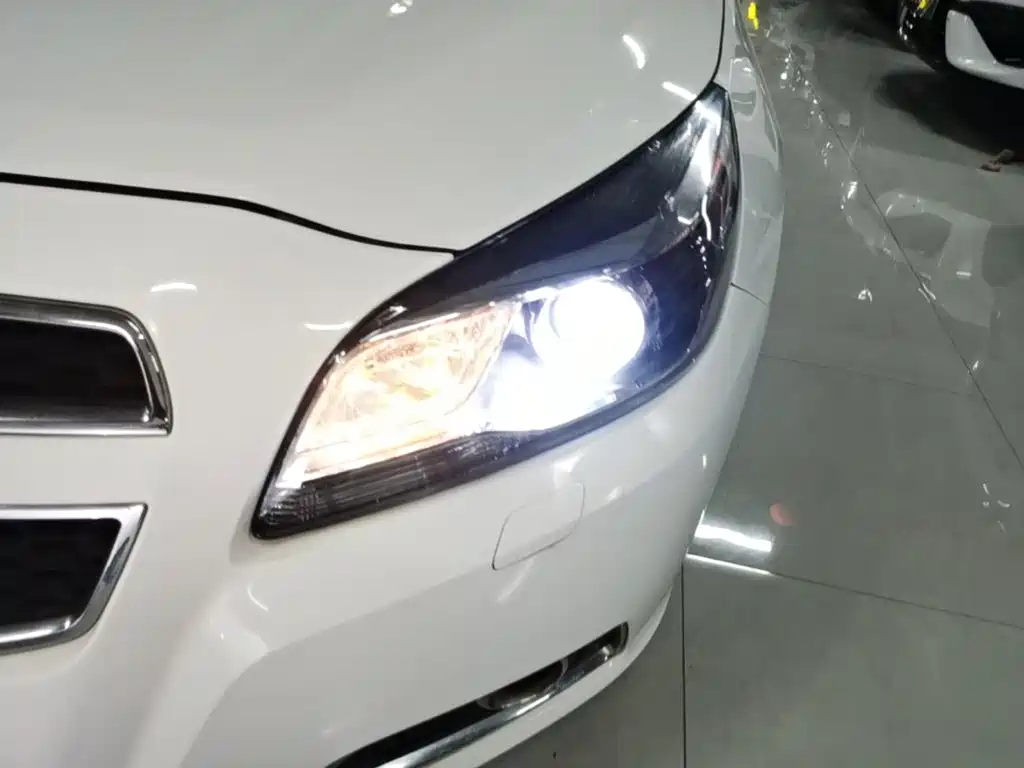 Chevrolet Malibu 2015 — фото 24