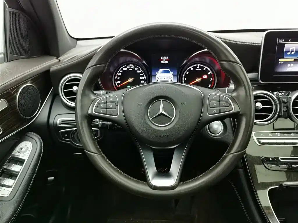 Mercedes-Benz GLC 2018 — фото 11