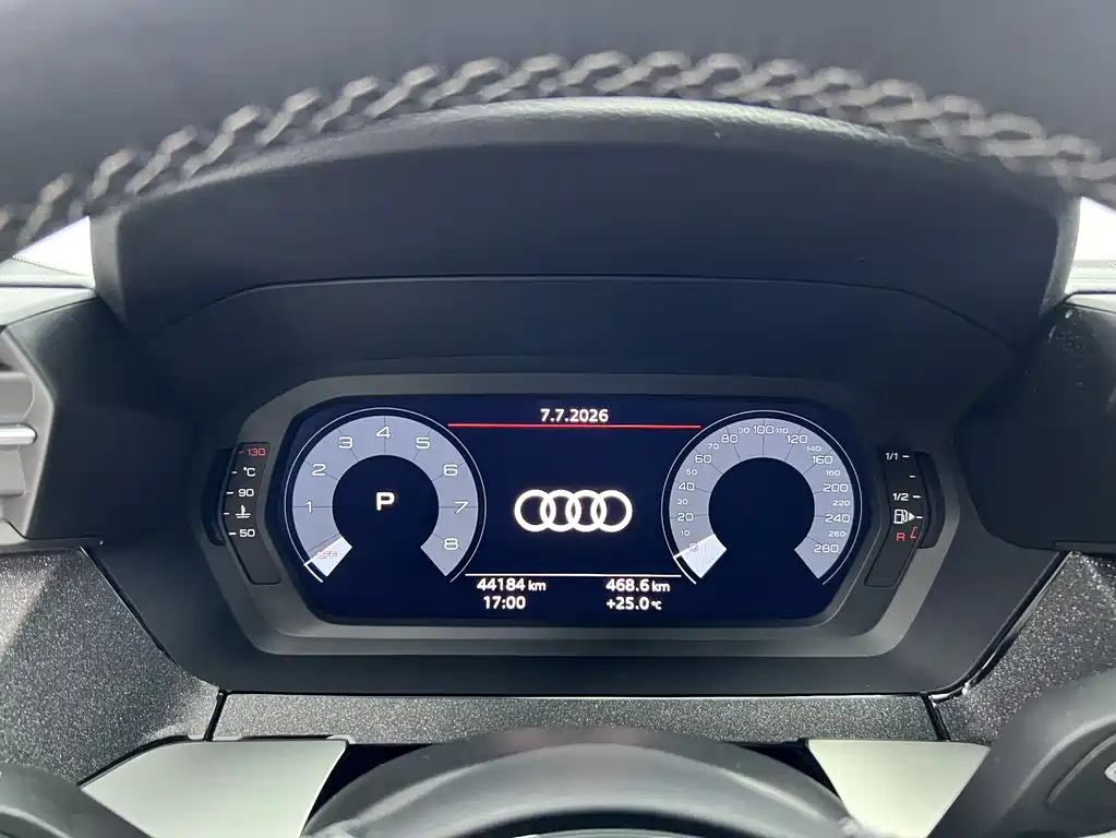 Audi A3 2023 — фото 15