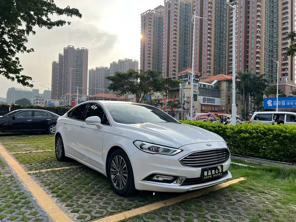 Ford Mondeo 2018 — фото 1