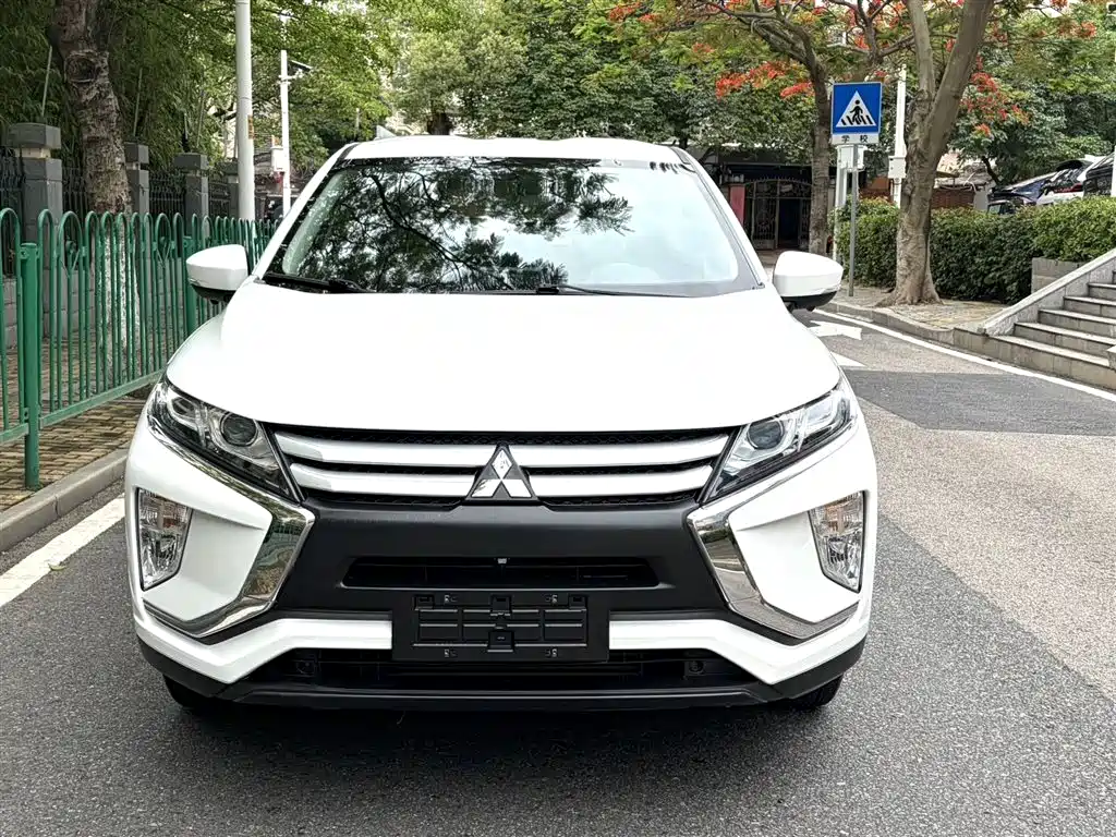 Mitsubishi Eclipse Cross 2019 — фото 2