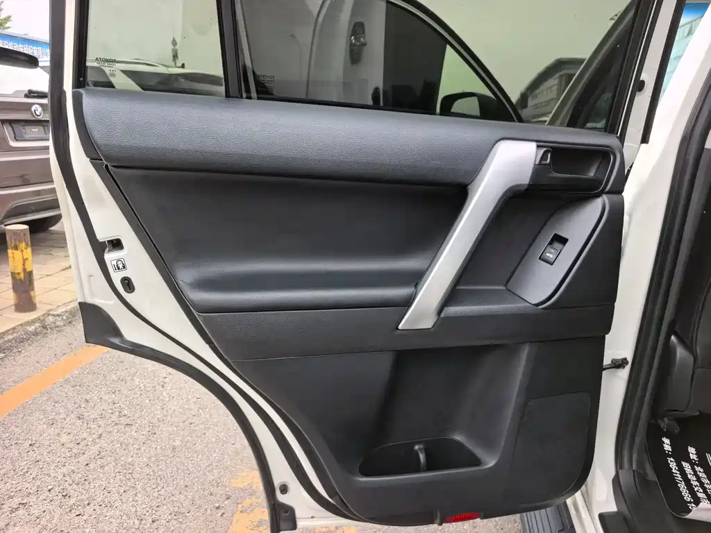 Toyota Prado 2017 — фото 17