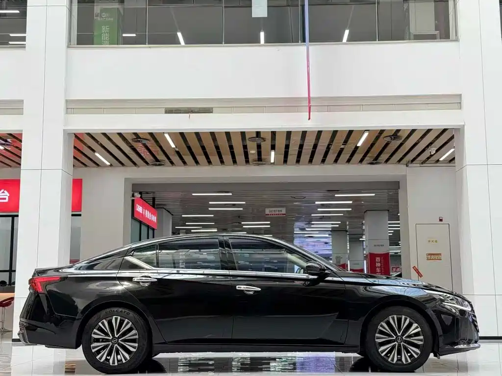 Nissan Teana 2023