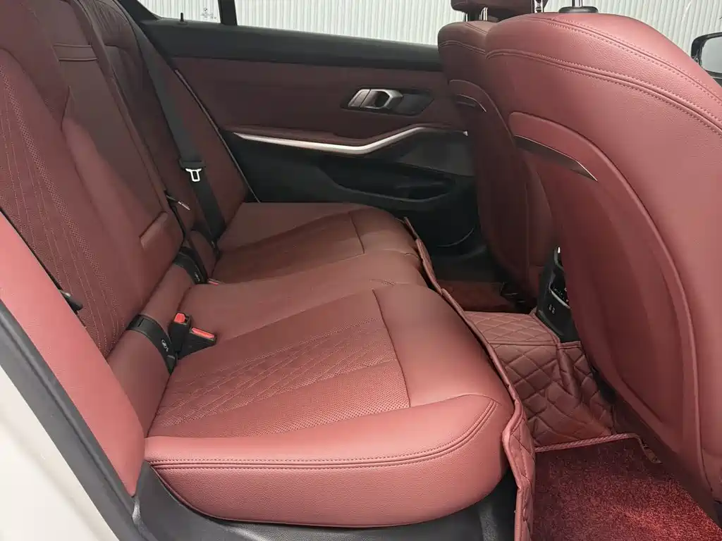 BMW 3 Series 2023 — фото 12