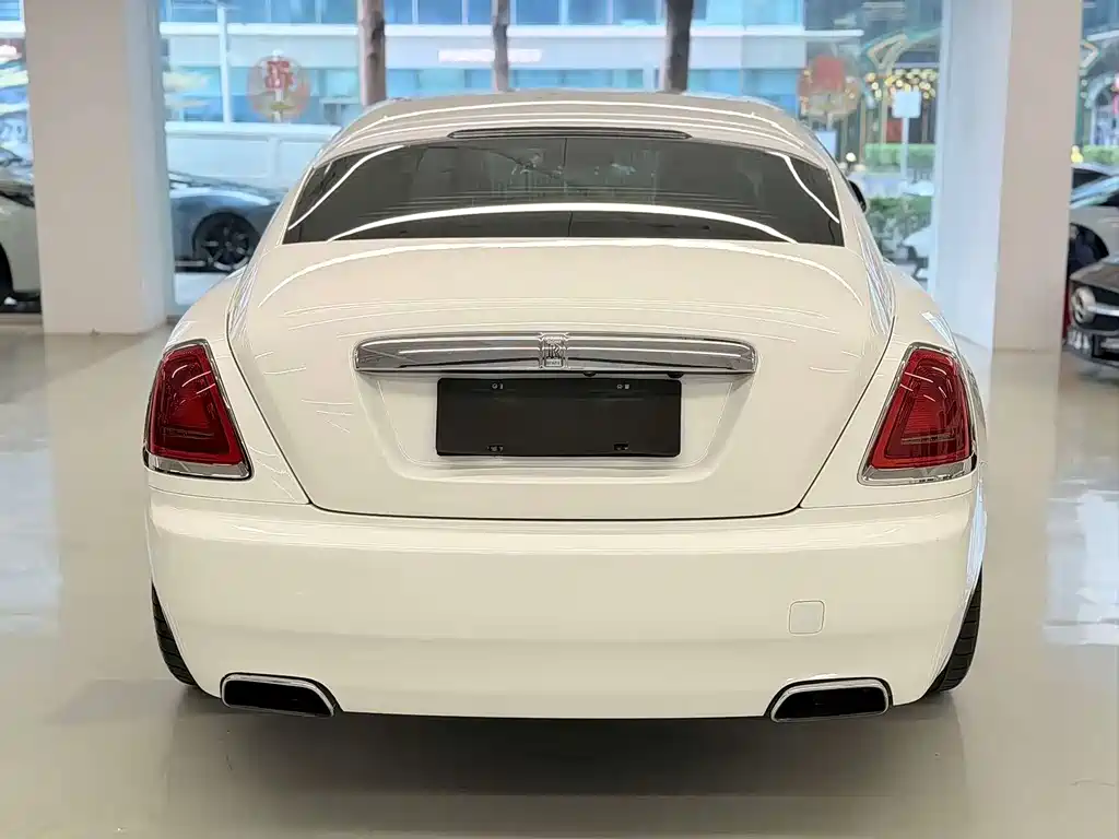 Rolls-Royce Wraith 2015 — фото 11
