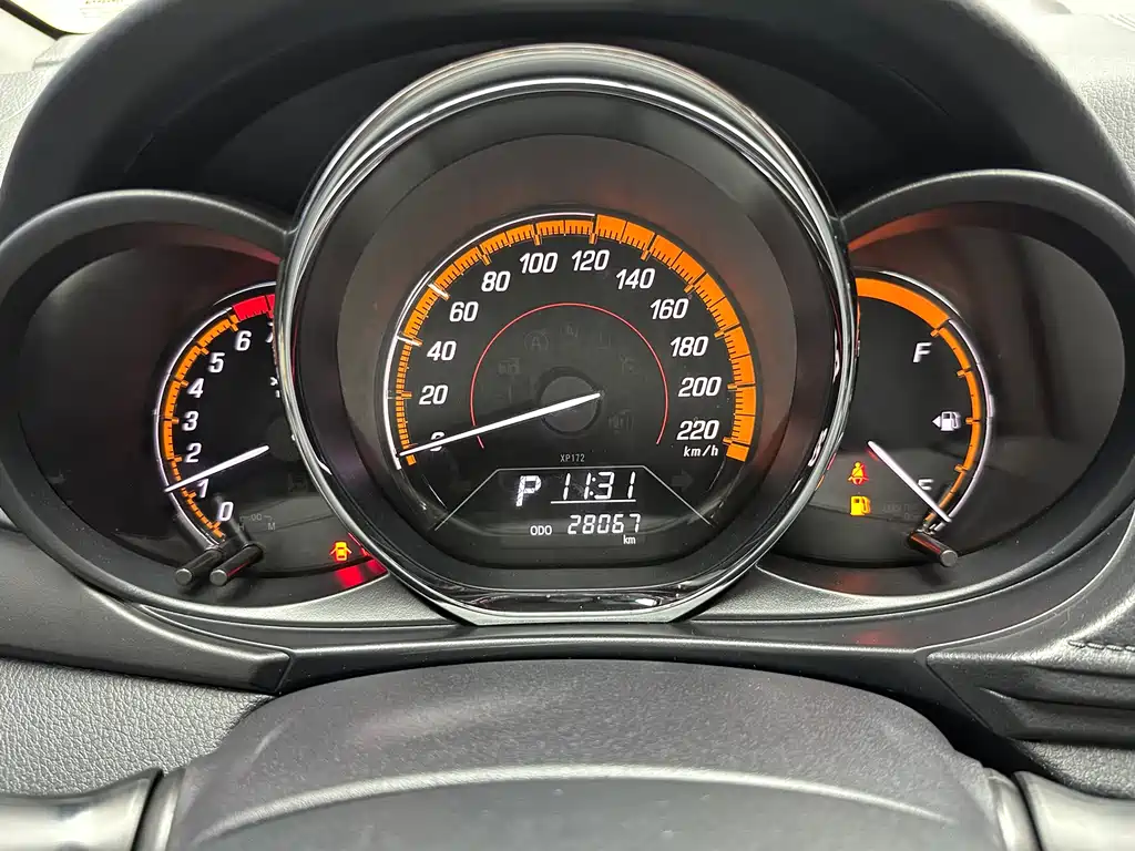 Toyota Yaris L 2022 — фото 13
