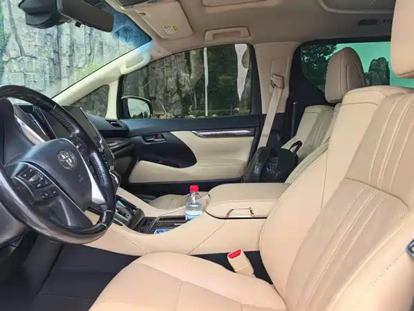 Toyota Alphard 2021