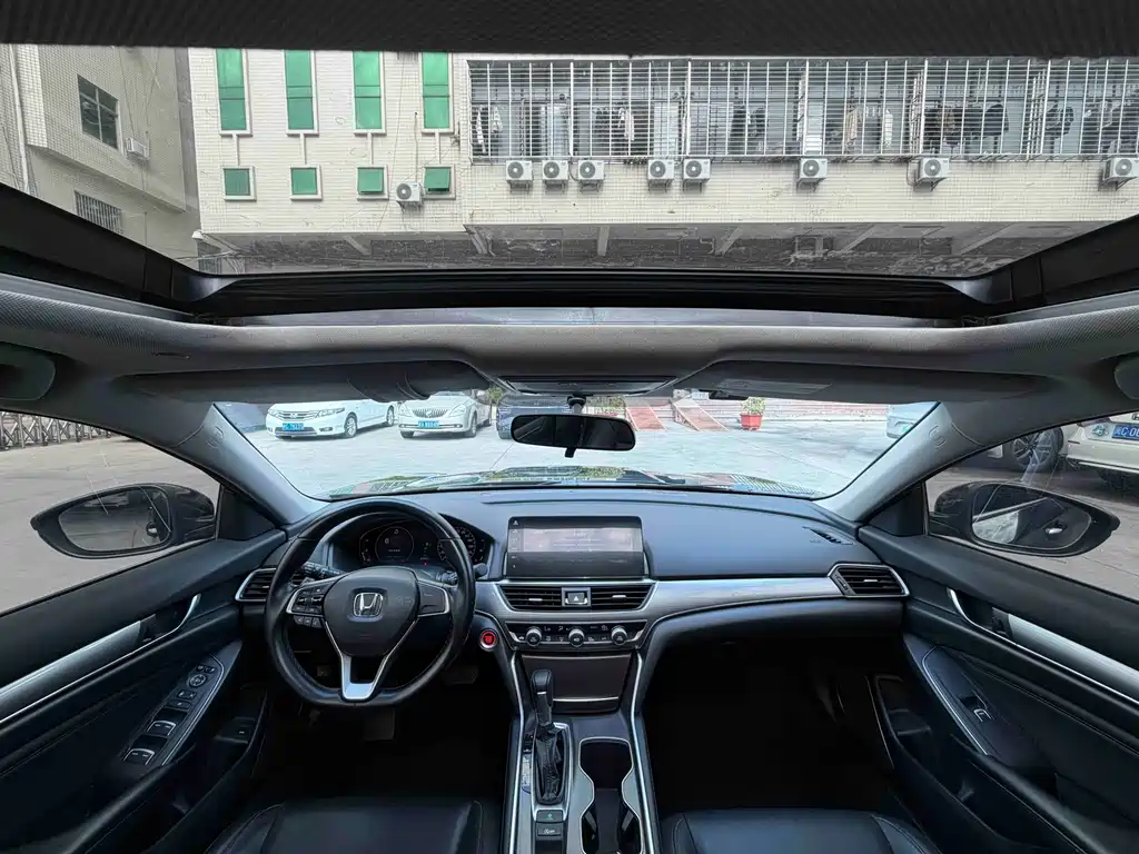 Honda Accord 2023 — фото 10