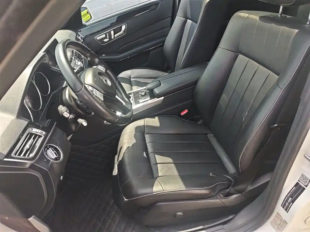 Mercedes-Benz E-Class 2015 — фото 15
