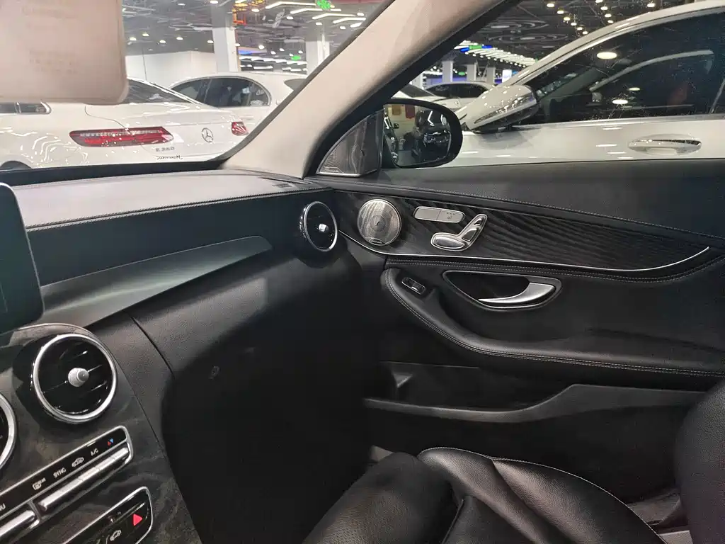 Mercedes-Benz C-Class 2018 — фото 9