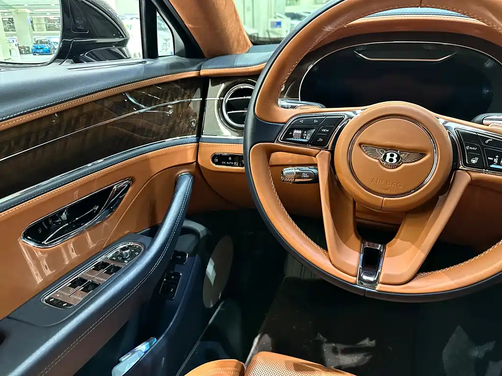 Bentley Flying Spur 2021 — фото 6