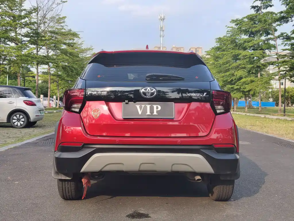 Toyota Yaris L 2021