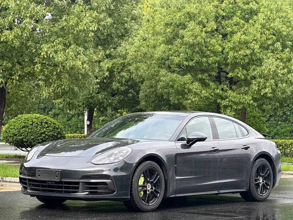 Porsche Panamera 2020 — фото 1