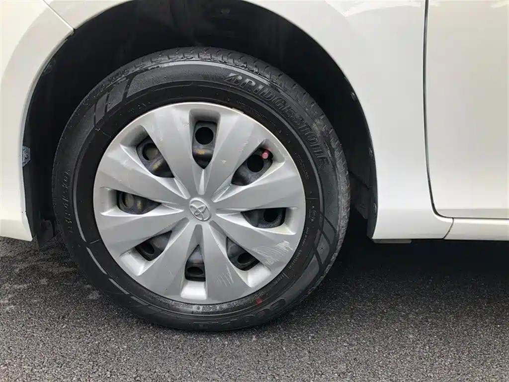 Toyota Yaris L 2019 — фото 14