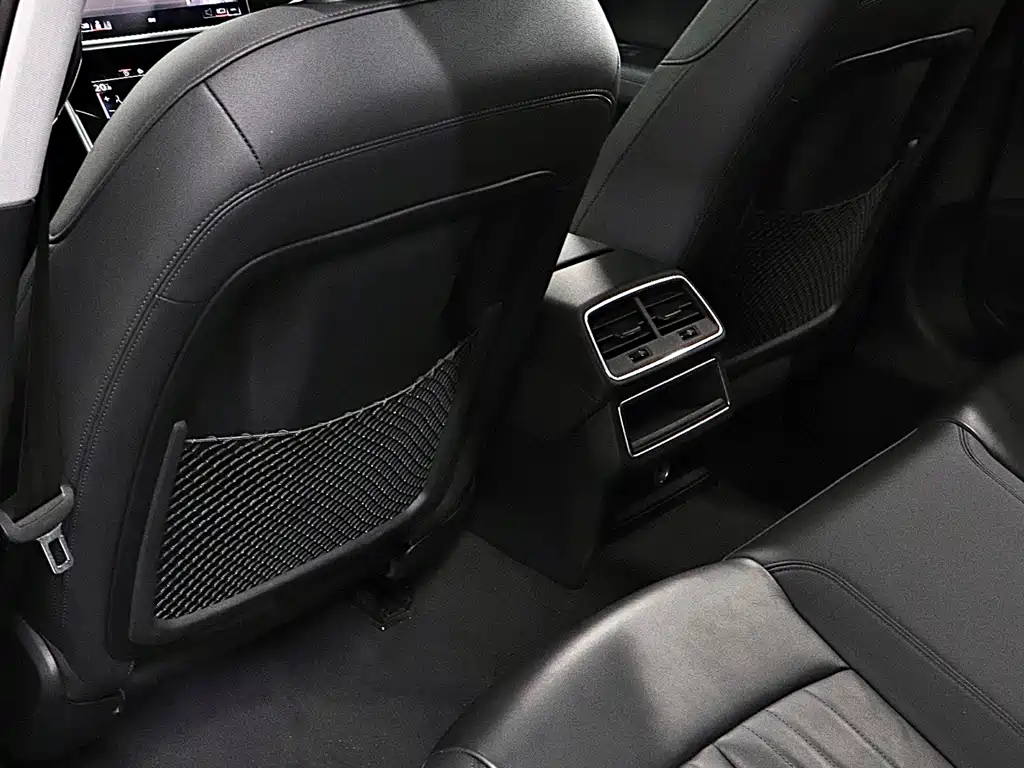 Audi A6 2023 — фото 13