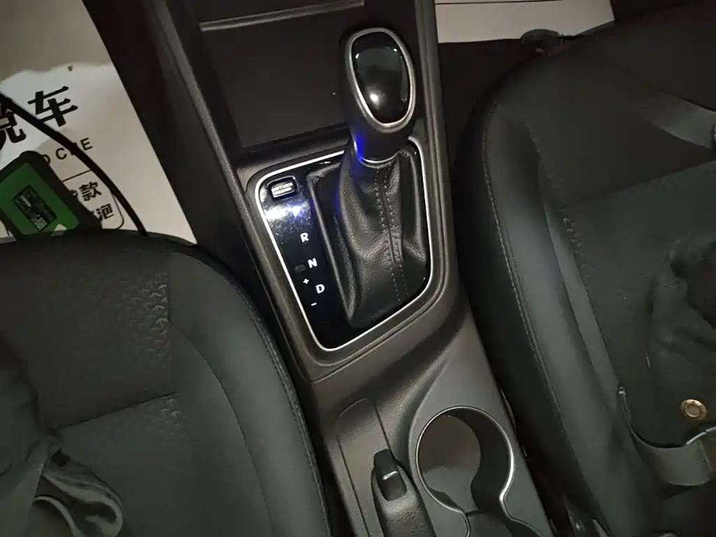 Hyundai Verna 2017 — фото 14