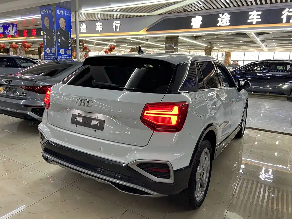 Audi Q2L 2022 — фото 6