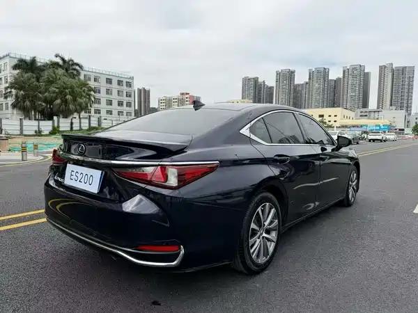 Lexus ES 2019
