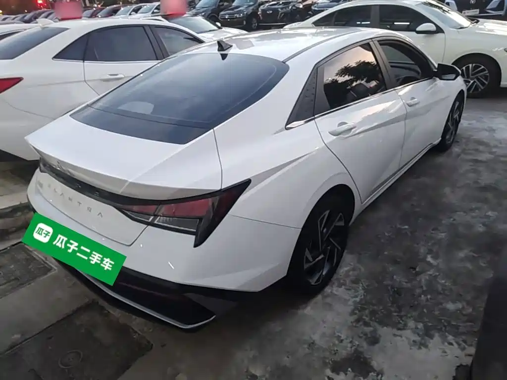 Hyundai Elantra 2023