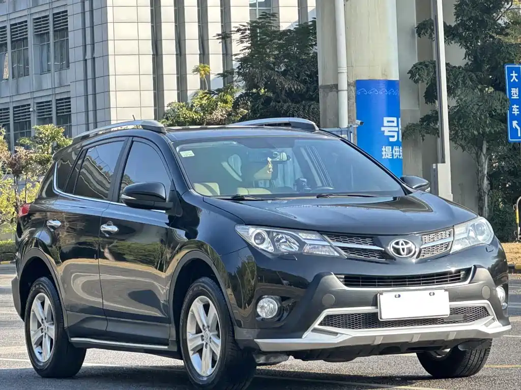 Toyota RAV4 2014 — фото 3