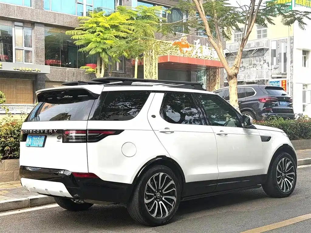 Land Rover Discovery 2017 — фото 12