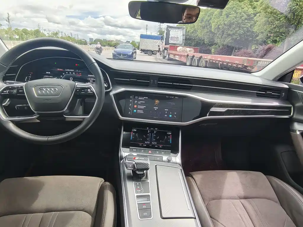 Audi A7L 2023 — фото 5
