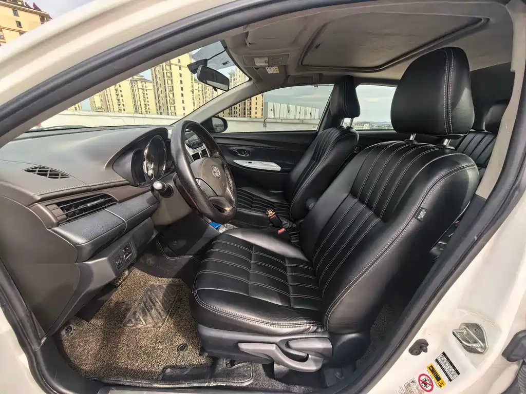 Toyota Yaris L 2015 — фото 5
