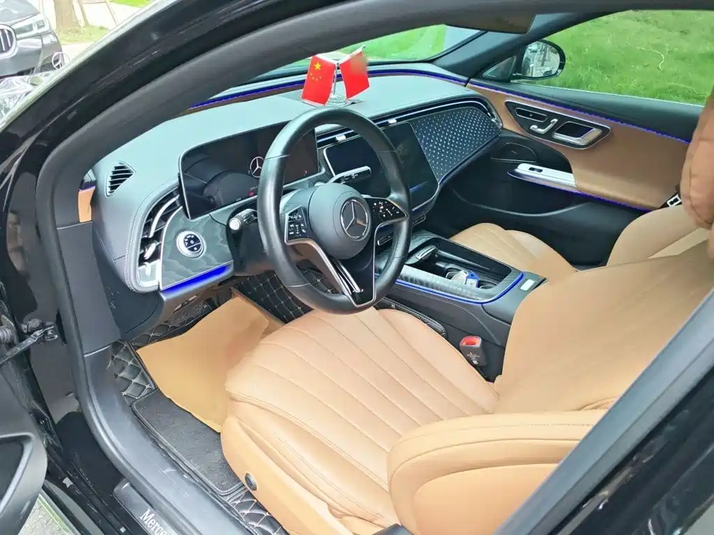 Mercedes-Benz E-Class 2024 — фото 13