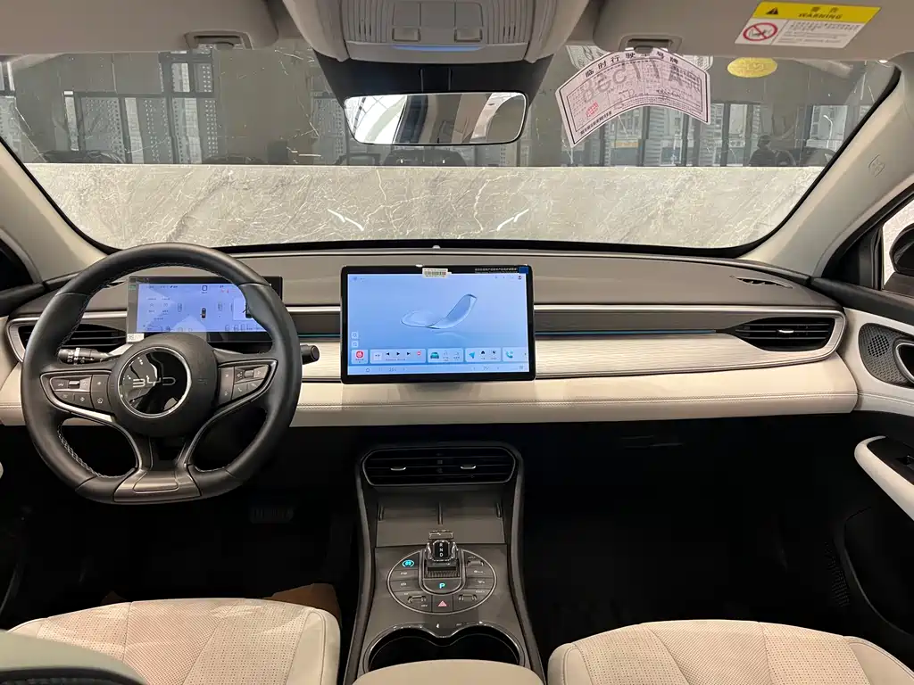 BYD Seal 05 DM-i 2025 — фото 5