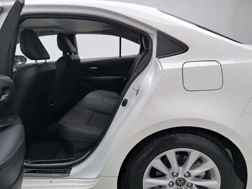 Toyota Corolla 2025 — фото 15