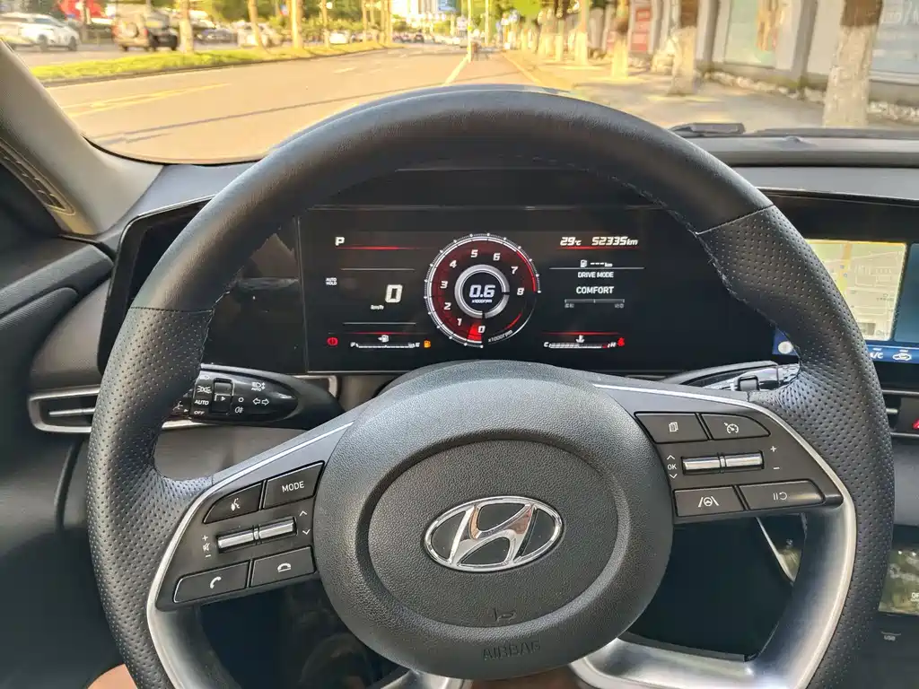 Hyundai Elantra 2021 — фото 15