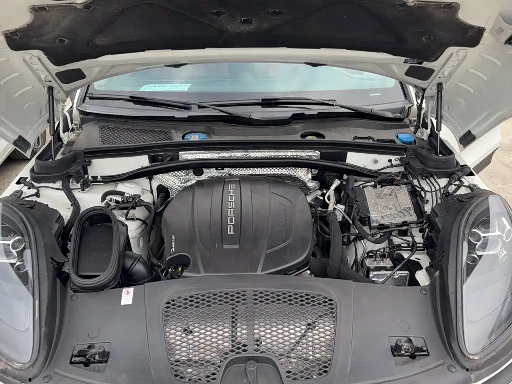 Porsche Macan 2021 — фото 11
