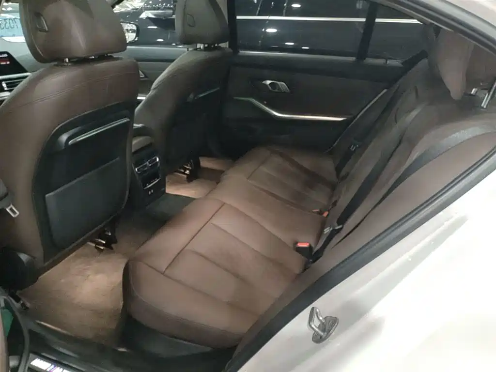 BMW 3 Series 2022 — фото 17