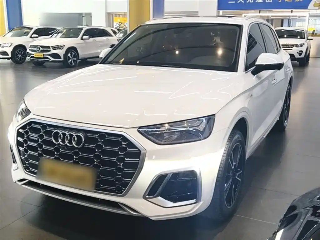 Audi Q5L 2023 — фото 1