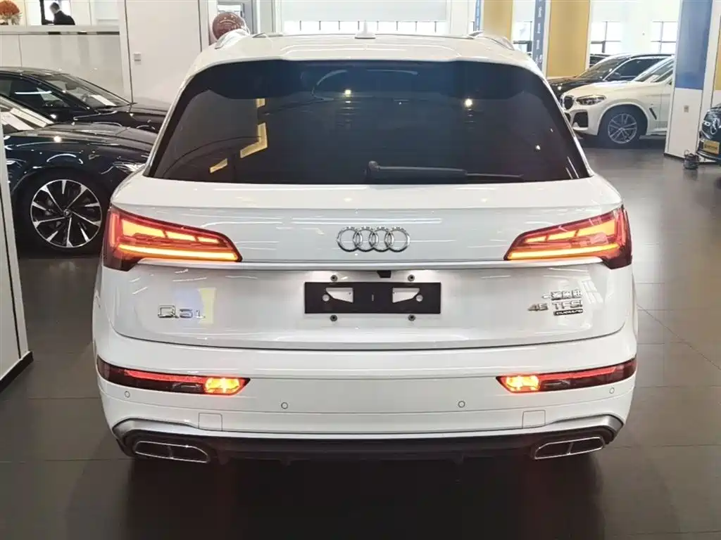 Audi Q5L 2023 — фото 6