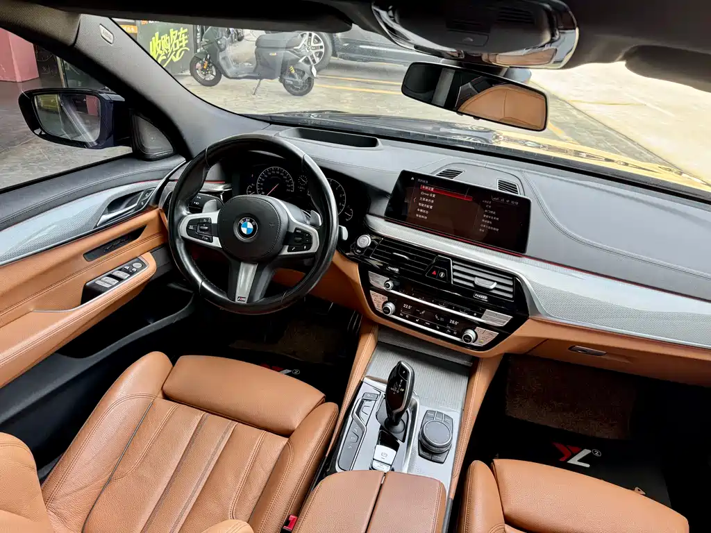 BMW 6 Series GT 2019 — фото 8