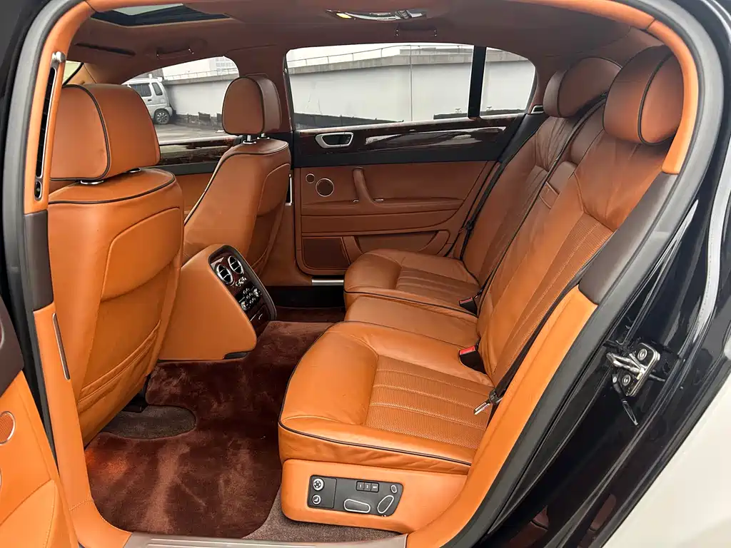 Bentley Flying Spur 2013 — фото 10