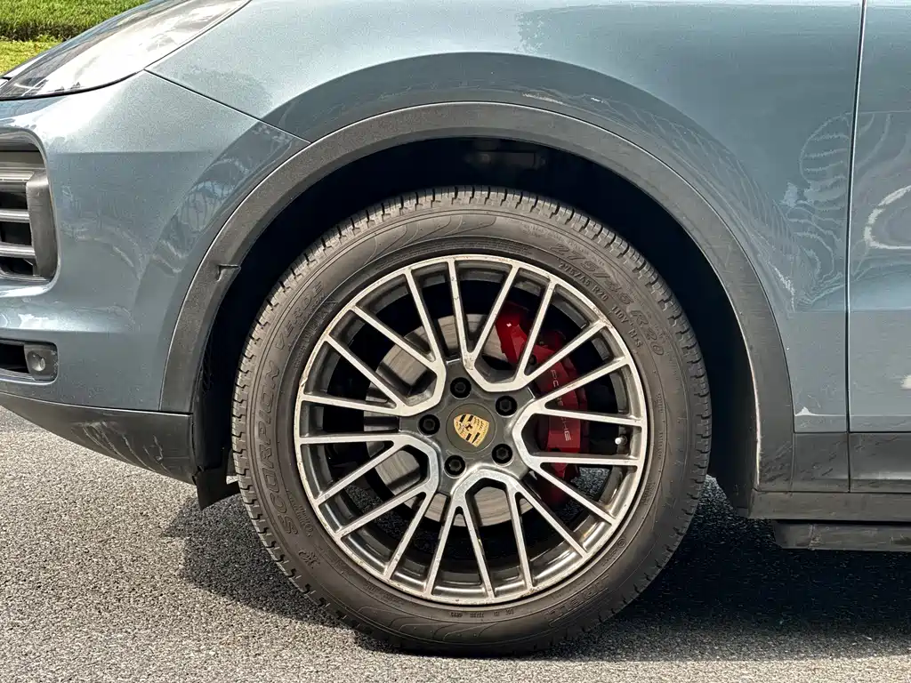 Porsche Cayenne 2019 — фото 22