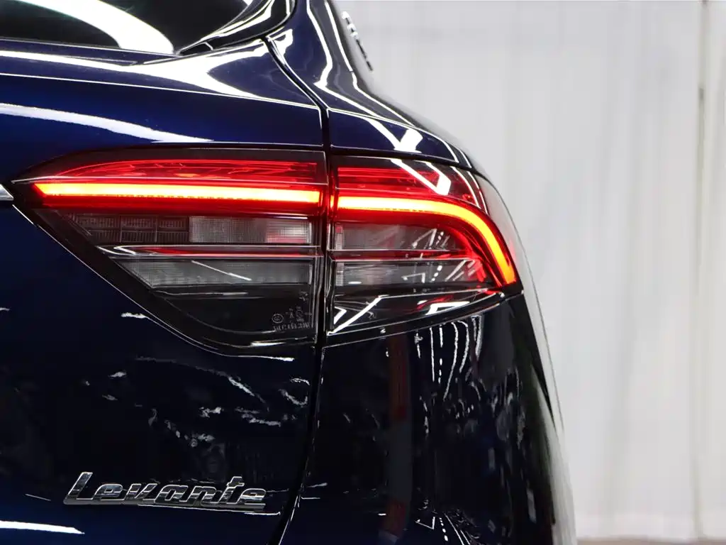 Maserati Levante 2022 — фото 18